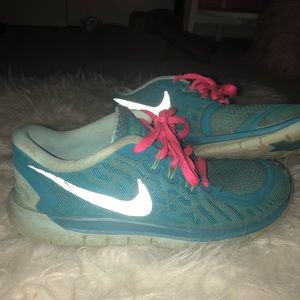 Nike free run shoes